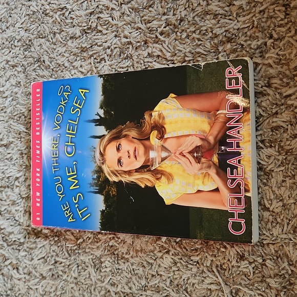Are You there, Vodka?  It's Me, Chelsea paperback book - Picture 1 of 4